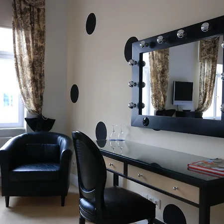 Arte Luise - Self-check In 3*
